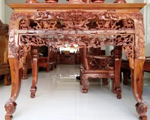 Áng thờ chạm rồng